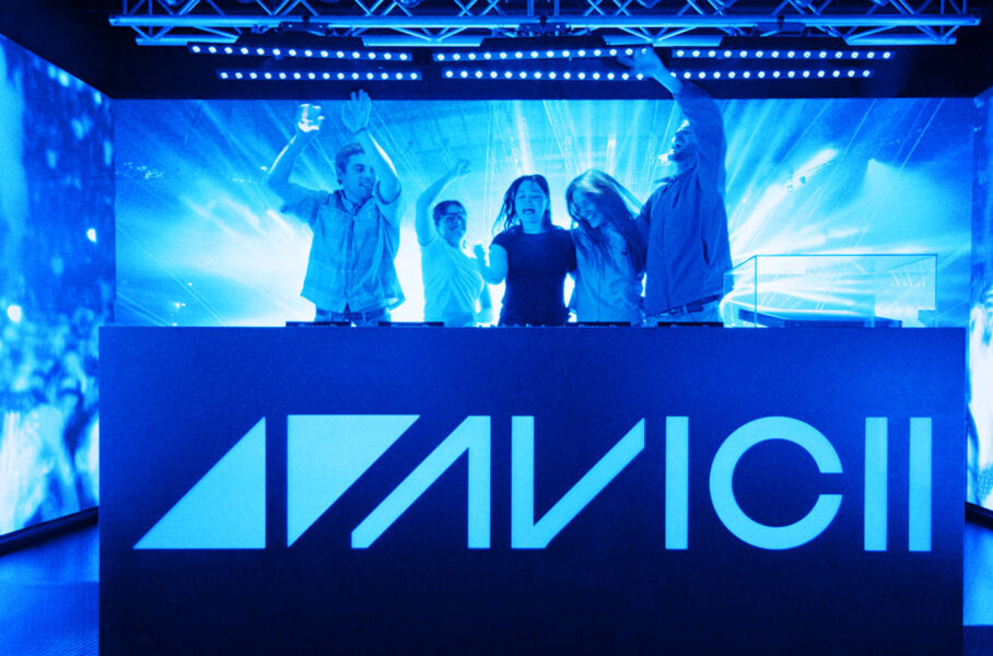 Four friends in the Concert Room at Avicii Experience.